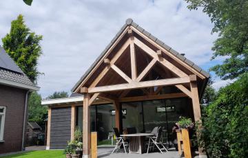 Tuinkamer en overkapping in Heusden